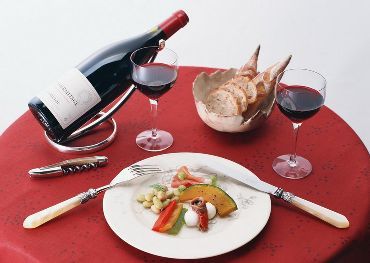 餐前喝点红酒更能促进食欲_饮食频道